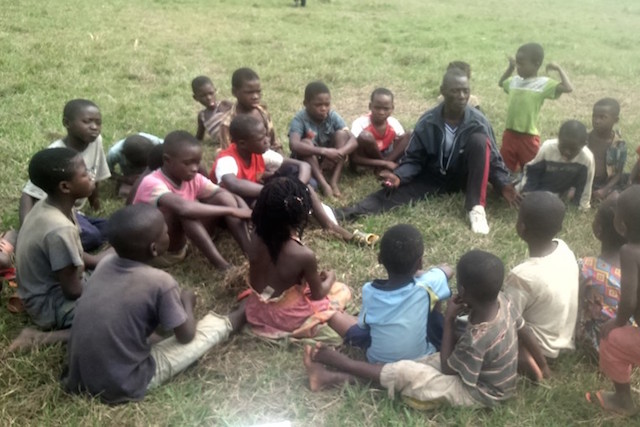 Des centaines d’enfants séparés de leurs parents après l’éruption du Nyiragongo, j’en ai rencontré un 
