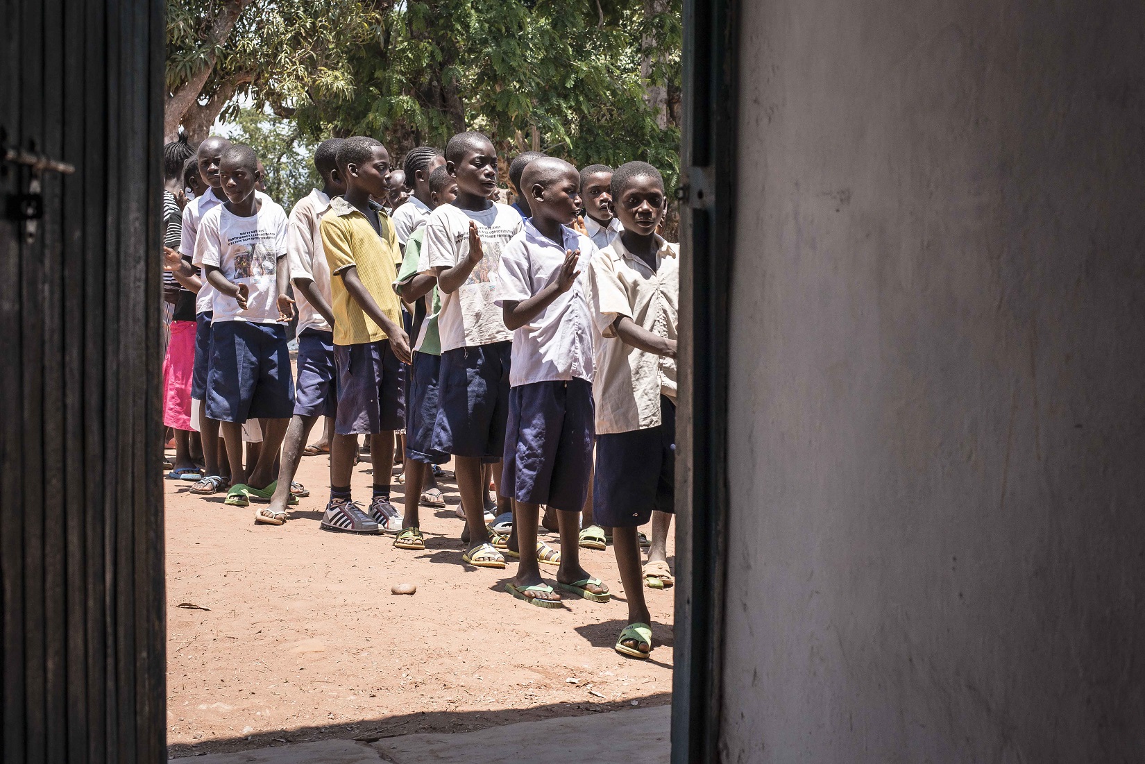 Les violences basées sur le genre en RDC sont largement répandues dans le milieu scolaire, poussant certaines filles à arrêter leur scolarisation.