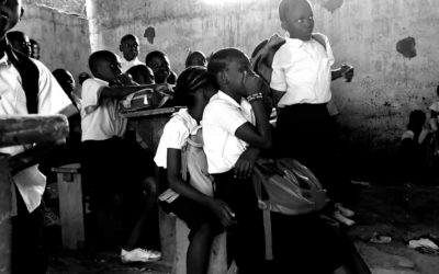 Dans mon école à Kinshasa, il faut arriver à 6 heures pour réserver une place