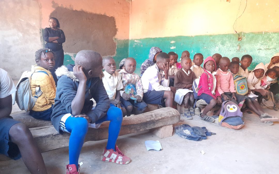 À Kipushi, une école qui accueille les orphelins manque de banc