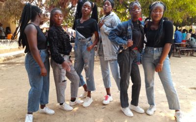 Le défilé de mode m’aide à bien marcher avec des chaussures à talons