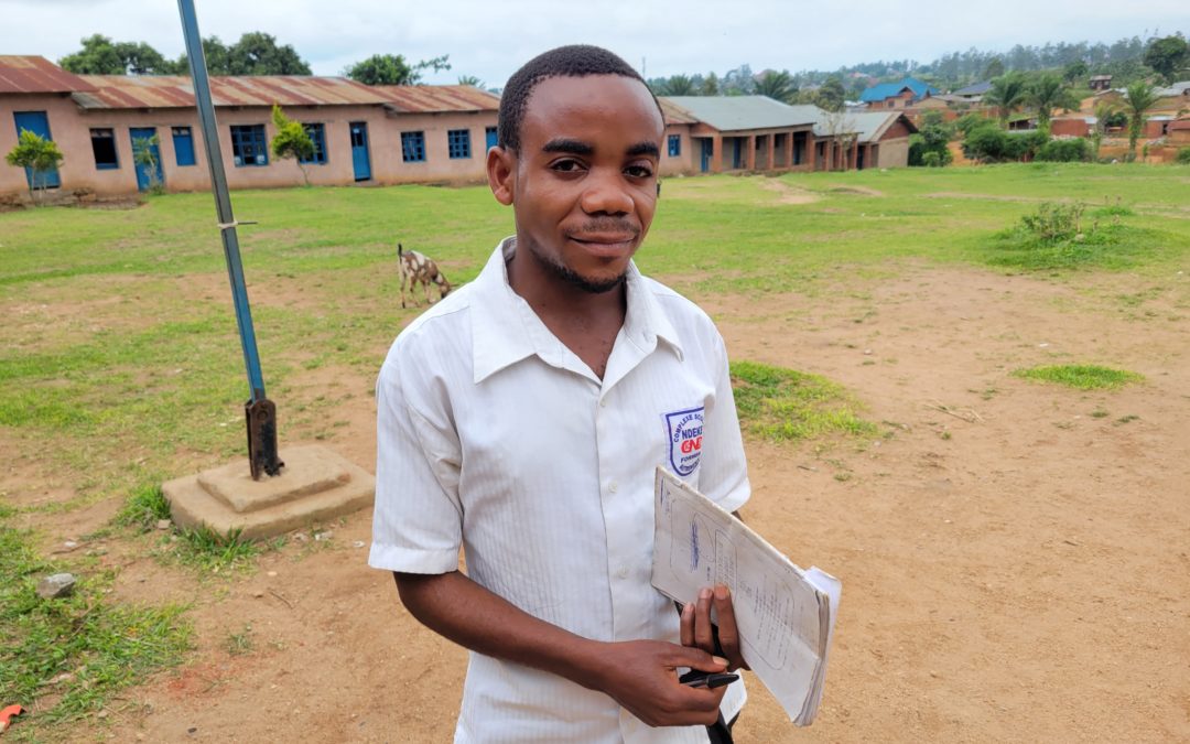 Efumu Paul, unique pygmée dans un centre des examens d’Etat à Béni