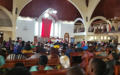 La messe du samedi saint a fini tard à Beni