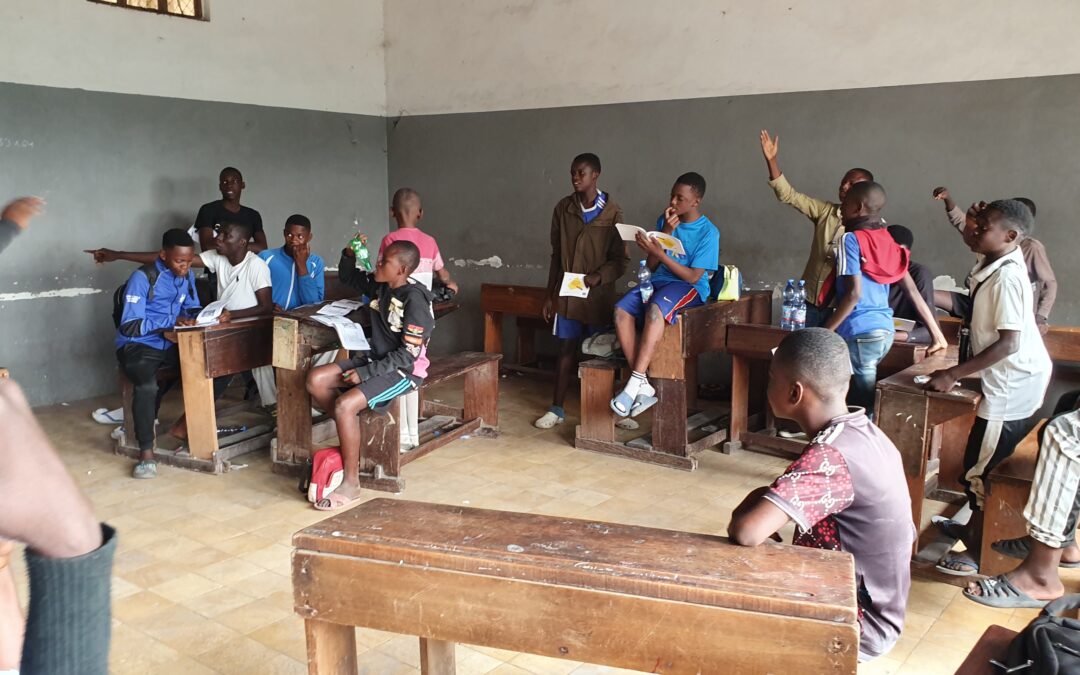 Formation des enfants du camp Kokolo