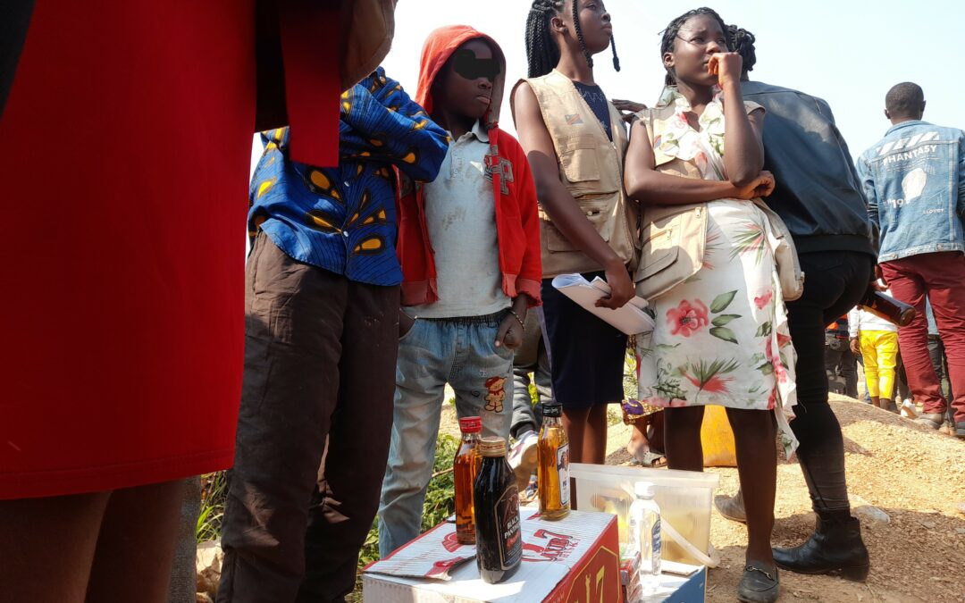 Kipushi : Odilon 12 ans, vend du whisky au cimetière Kamarenge