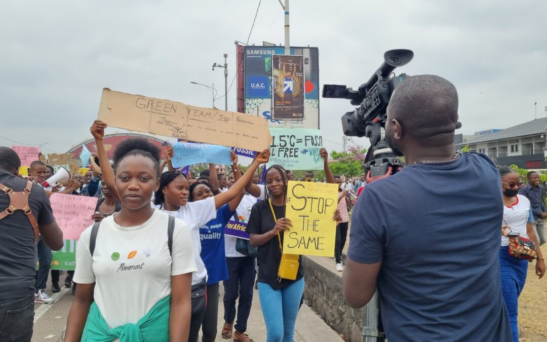 Ambassadeur climat, Ketsia Passou manifeste à Kinshasa
