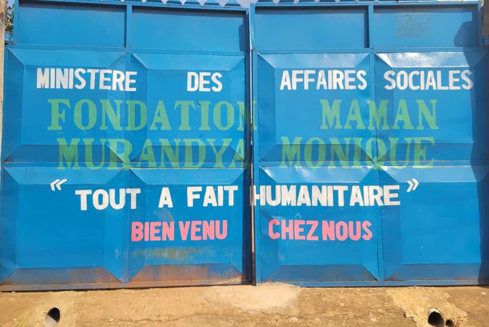 Portail d'un orphelinat