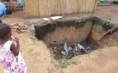 Nos voisins ont creusé un trou qui expose les enfants.