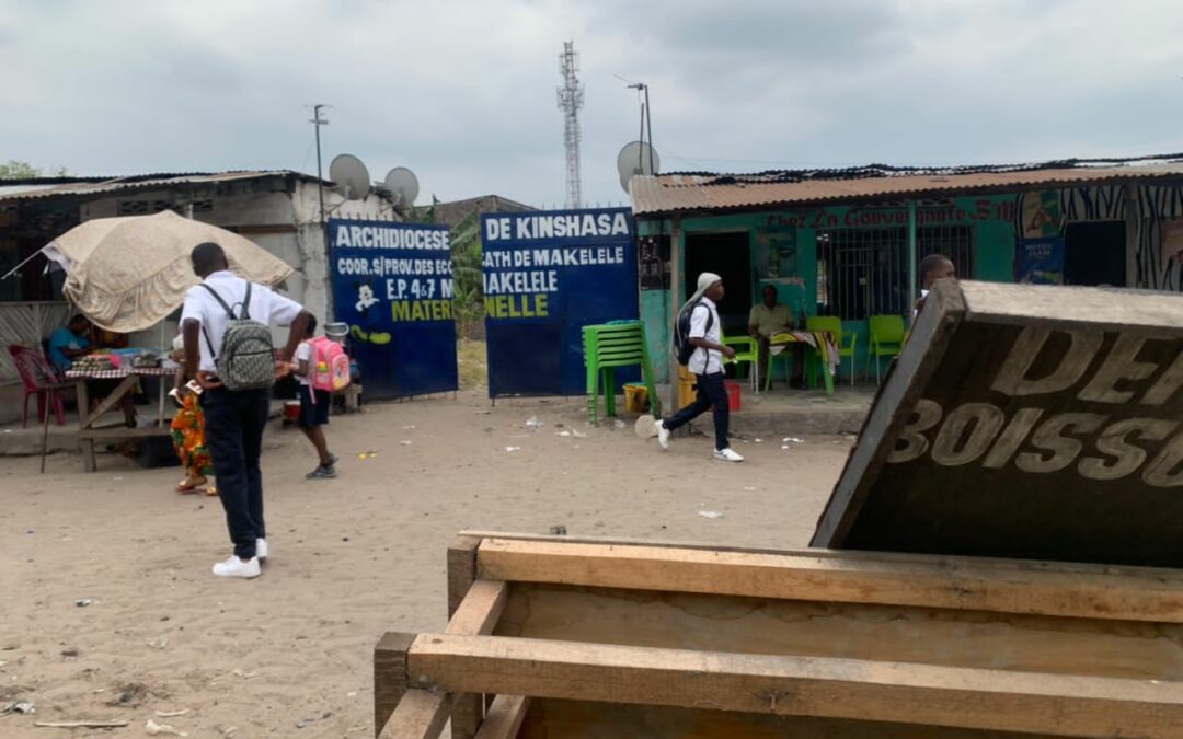 Bar et marchés autour des écoles