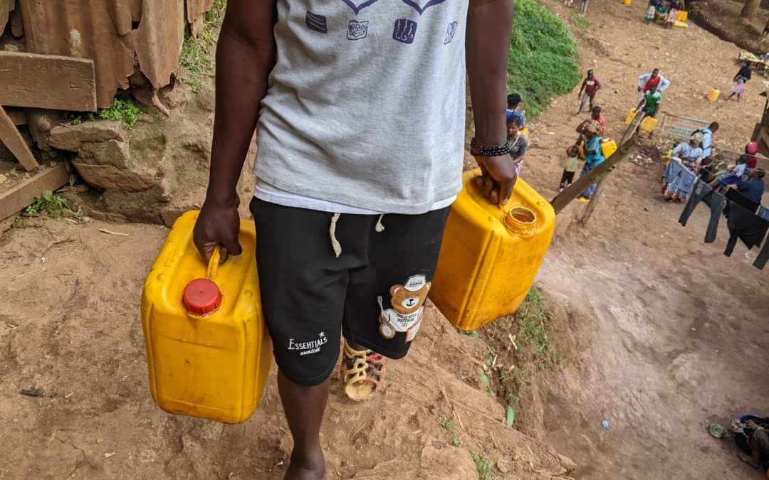 Un enfant atteint de maladie mentale est exploité pour des tâches ménagères
