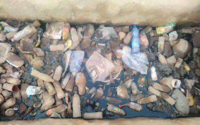 Gabriel préfère rester à l’école pour éviter les mauvaises odeurs dans son quartier