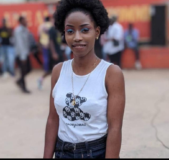 Mon plus grand rêve est de devenir « miss pays ».