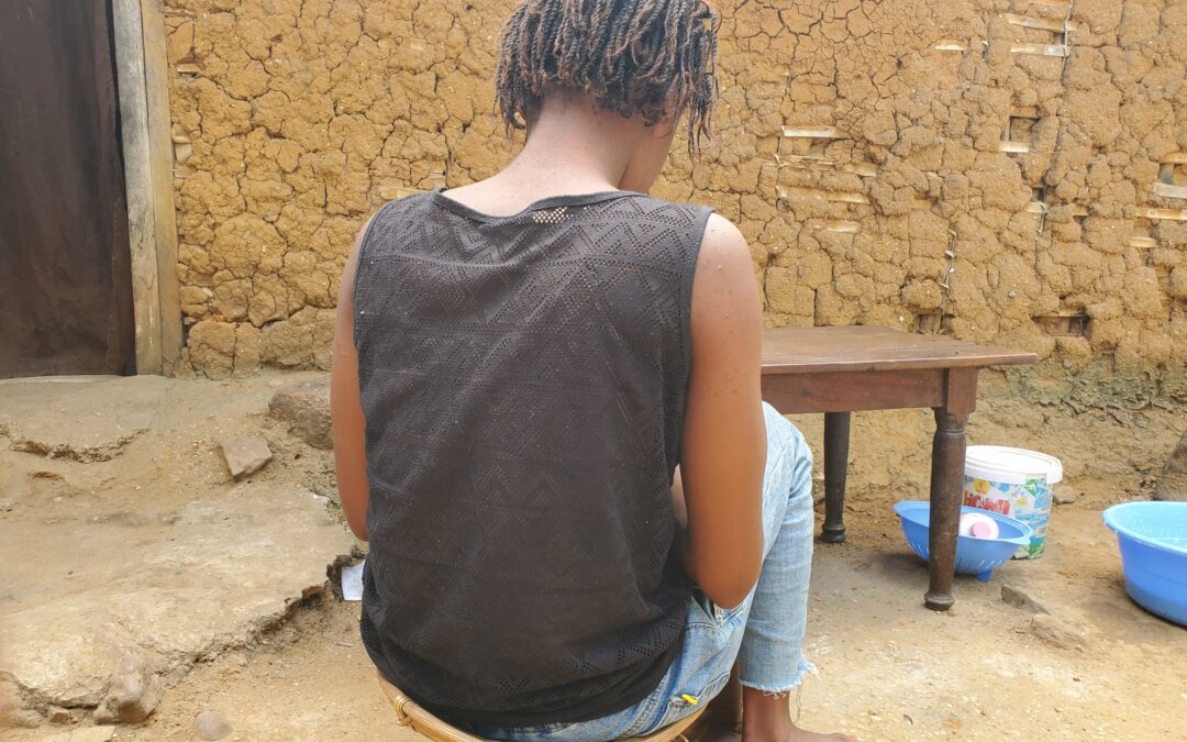 Mado se débrouille toute seule pour payer ses études