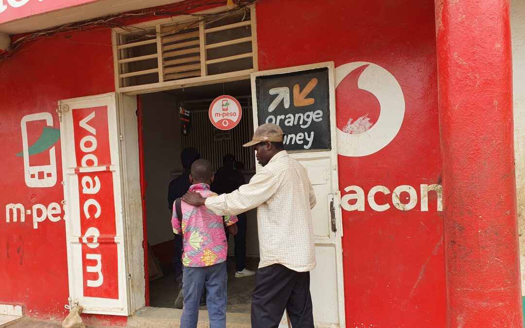 Au lieu d’être à l’école, Samuel accompagne son oncle aveugle mendier