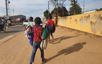 A la rencontre de trois enfants vendeurs ambulants à Bunia  