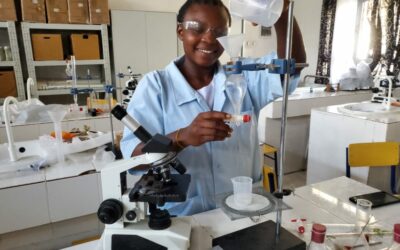 Je veux devenir pharmacienne et travailler en laboratoire