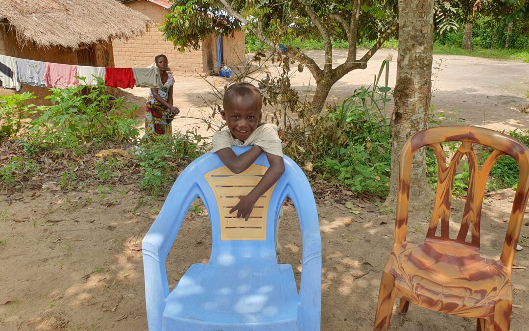 Daniel, l’enfant heureux du village Manenga