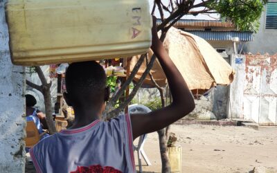 Un enfant abandonne les études pour les petits commerces