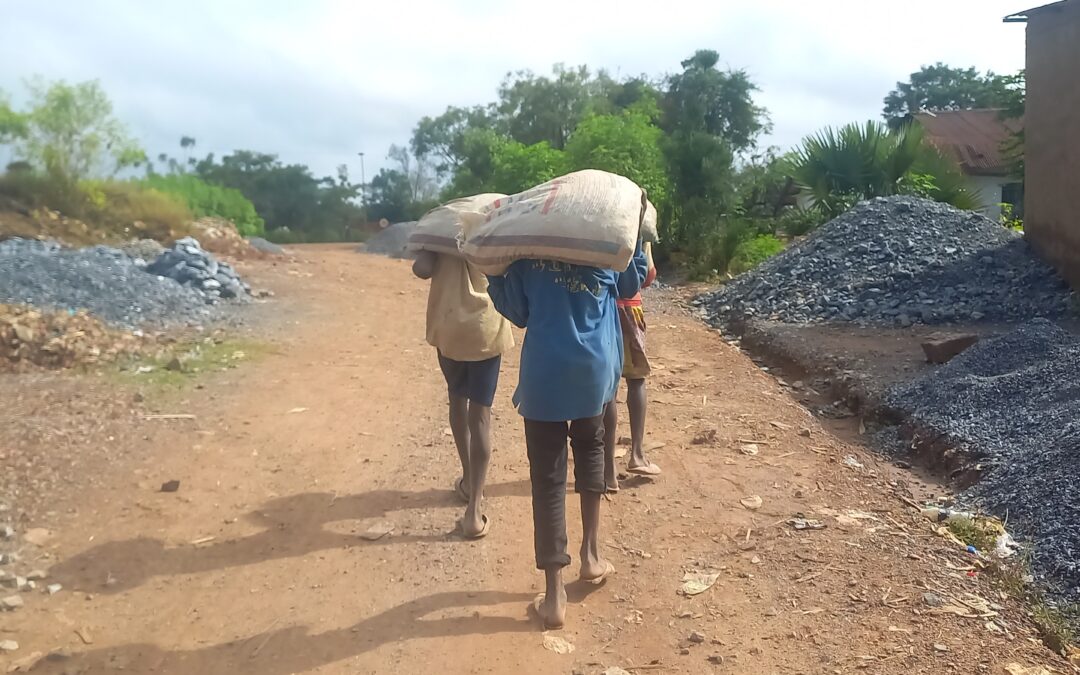 Kipushi : Laurent travaille dans les carrières pour financer ses études 
