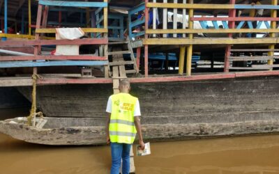 Les baleinières de Kisangani menacées par la montée des eaux