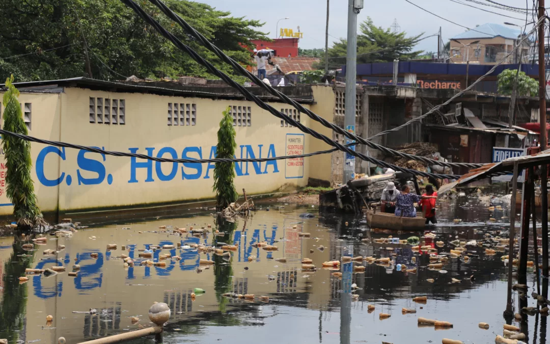Écoles sous les eaux suite aux inondations à Kinshasa