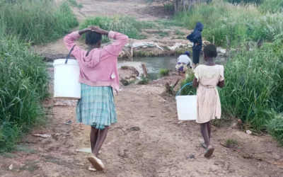 Kipushi : Alphonsine arrive en retard à l’école à cause du manque d’eau