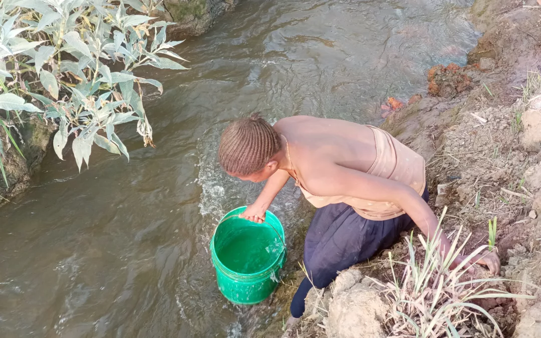 À Kipushi, des enfants boivent l’eau d’une rivière et s’exposent au choléra