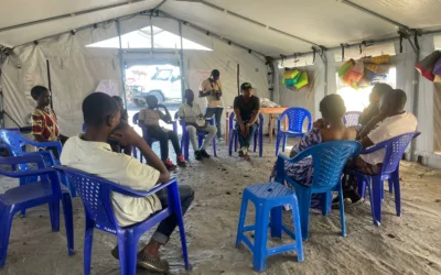 Des élèves étudient difficilement dans le camp des déplacés de Bulengo