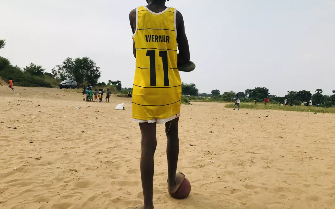 J’ai du mal à combiner le football et les études. Et le foot, c’est mon avenir