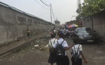 Mon amie n&rsquo;a pas de fournitures scolaires et ne travaille pas bien à l’école