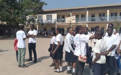 Un enfant terrorise les élèves de mon école