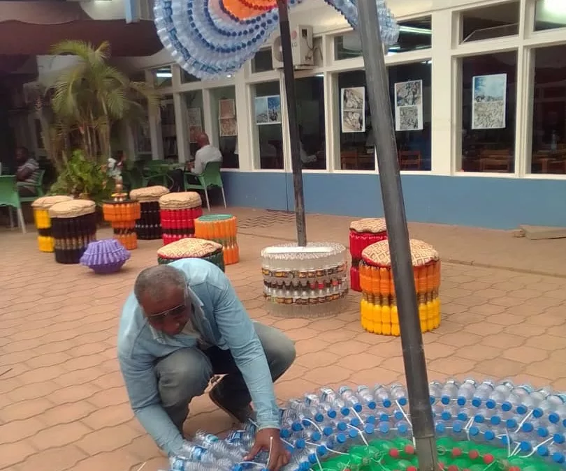 Je fournis les bouteilles plastiques à une entreprise de recyclage