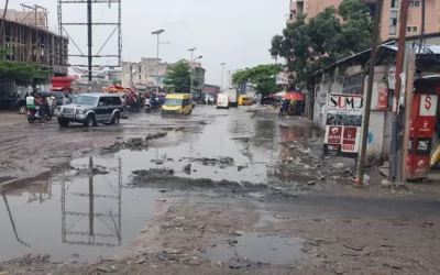 Une mère a failli être emportée par les eaux de pluies à Kinshasa