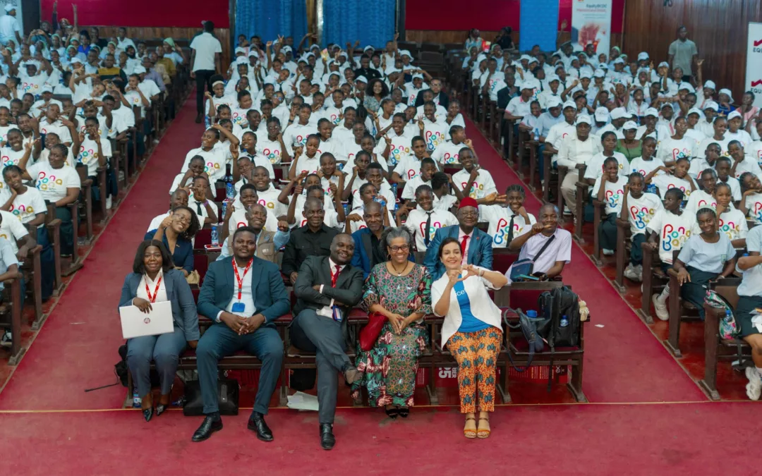 Une formation pour les jeunes filles sur l’épargne et le budget