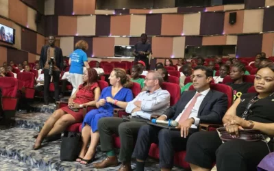 Les Chefs d’entreprises discutent avec les enfants à Kinshasa